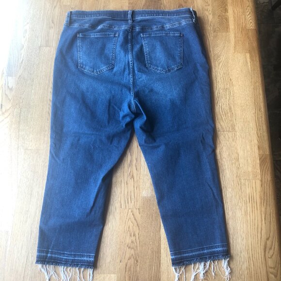 Torrid Sky High Skinny Crop Jeans Distressed Size 20 - Picture 3 of 14